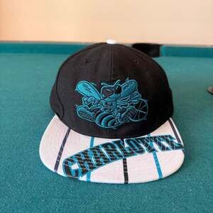Mitchell & Ness Charlotte Hornets Hardwood Classics Snapback Hat